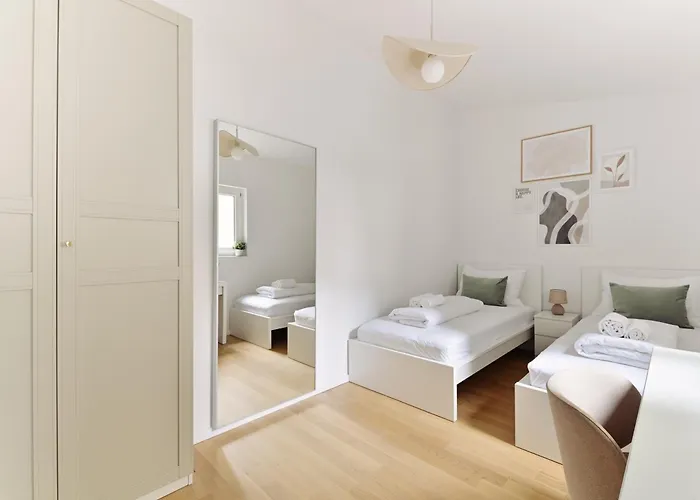 Appartement Luxury 2 Bedroom With Garden