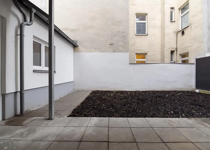Luxury 2 Bedroom With Garden