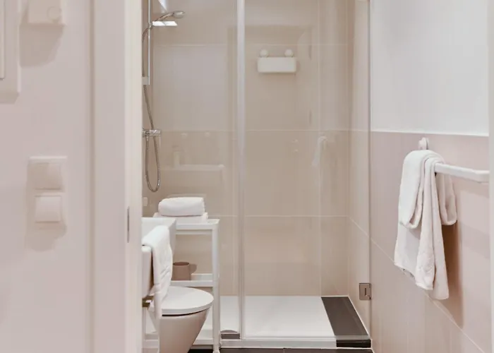 Appartement Luxury 2 Bedroom With Garden